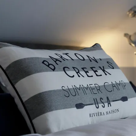 Hotel Seventy Seven *