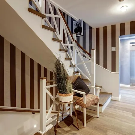 Hotel Seventy Seven *